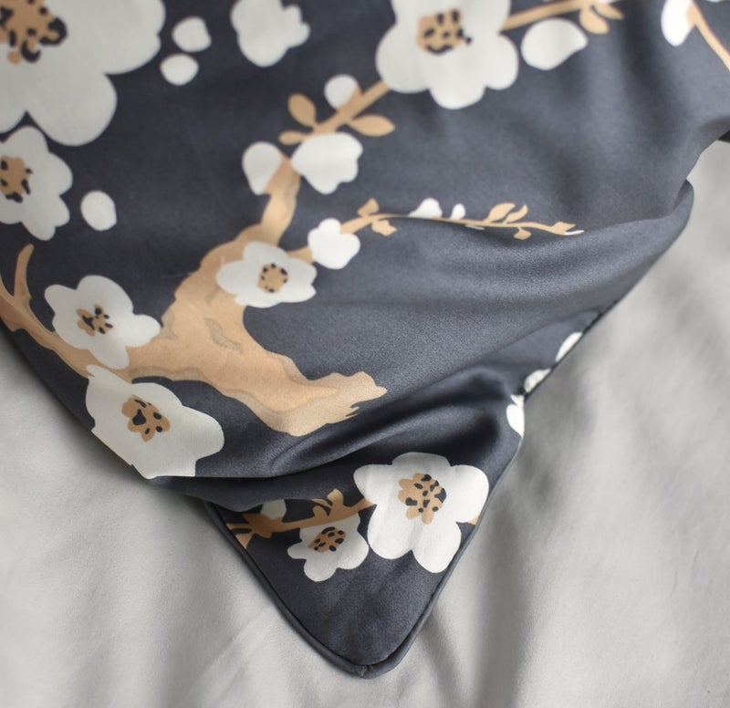 Eikei Japanese Oriental Style Cherry Red Blossom Floral Branches Print Duvet Quilt Cover 300tc Cotton Bedding 3 Piece Set (Charcoal, King) - Image 3